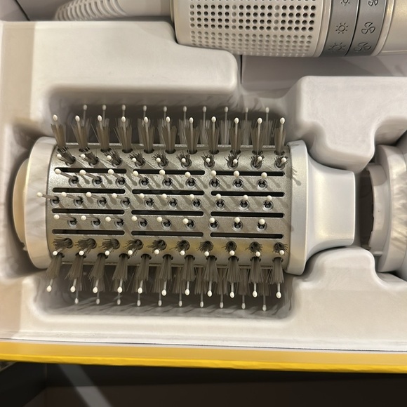 NIB drybar reserve 3-in-1 interchangeable blow-dryer - Picture 7 of 9